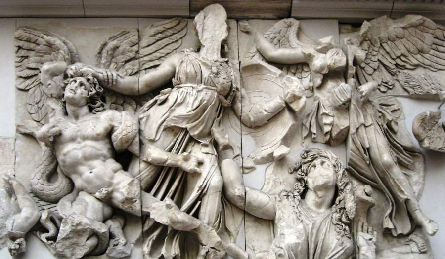 Atenea, friso Altar de Zeus